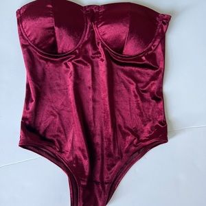 BRAND N/A | MEDIUM SLEEVELESS ONSIE | NEVER WORN
